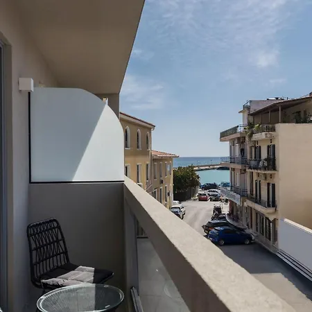 아파트 Bella Vista Building B - 100m From Solomos Square, By Zantewize 자킨토스 타운